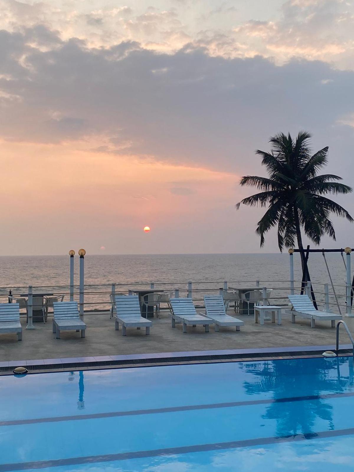 New Ocean Hill Hotel Hikkaduwa Εξωτερικό φωτογραφία
